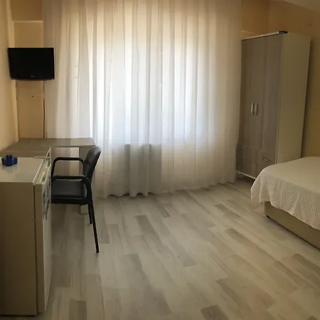 Assos Hostel *